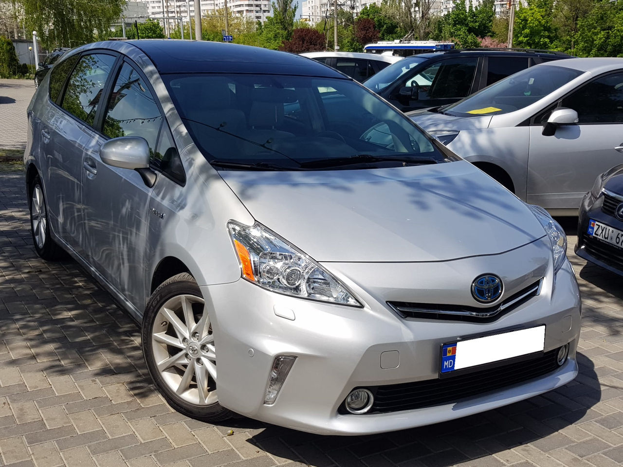 Toyota Prius Plus / V