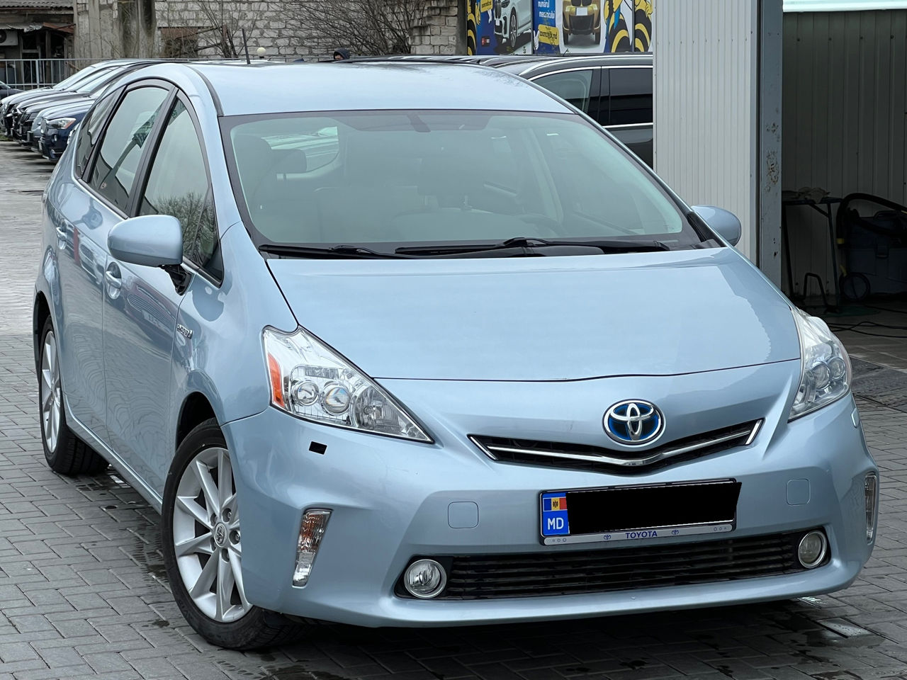 Toyota Prius Plus / V