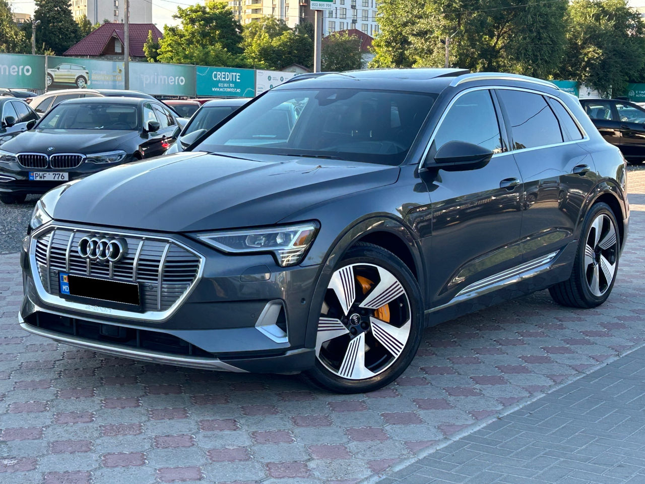 Audi E-tron Audi E-tron