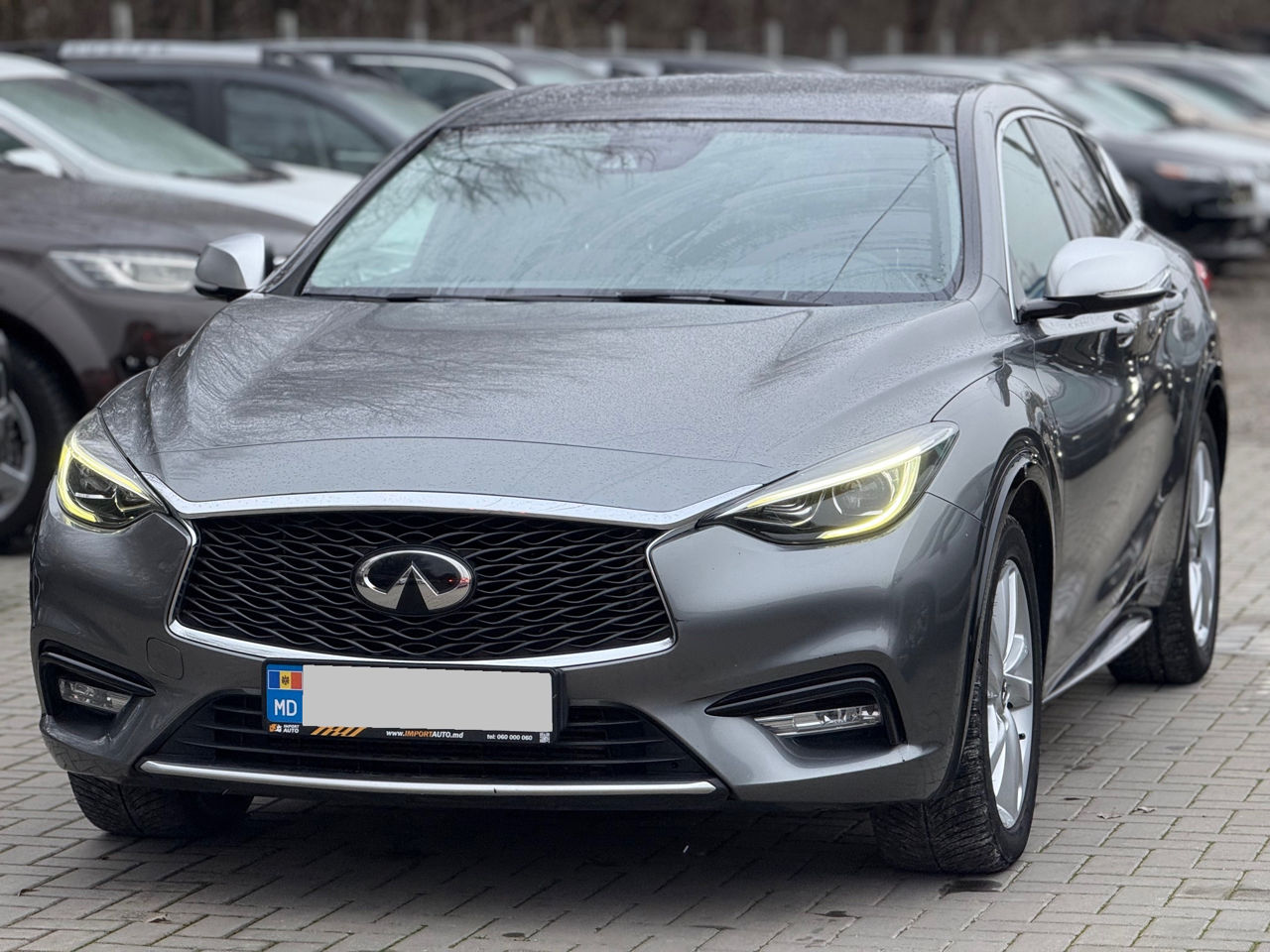 Infiniti Q30