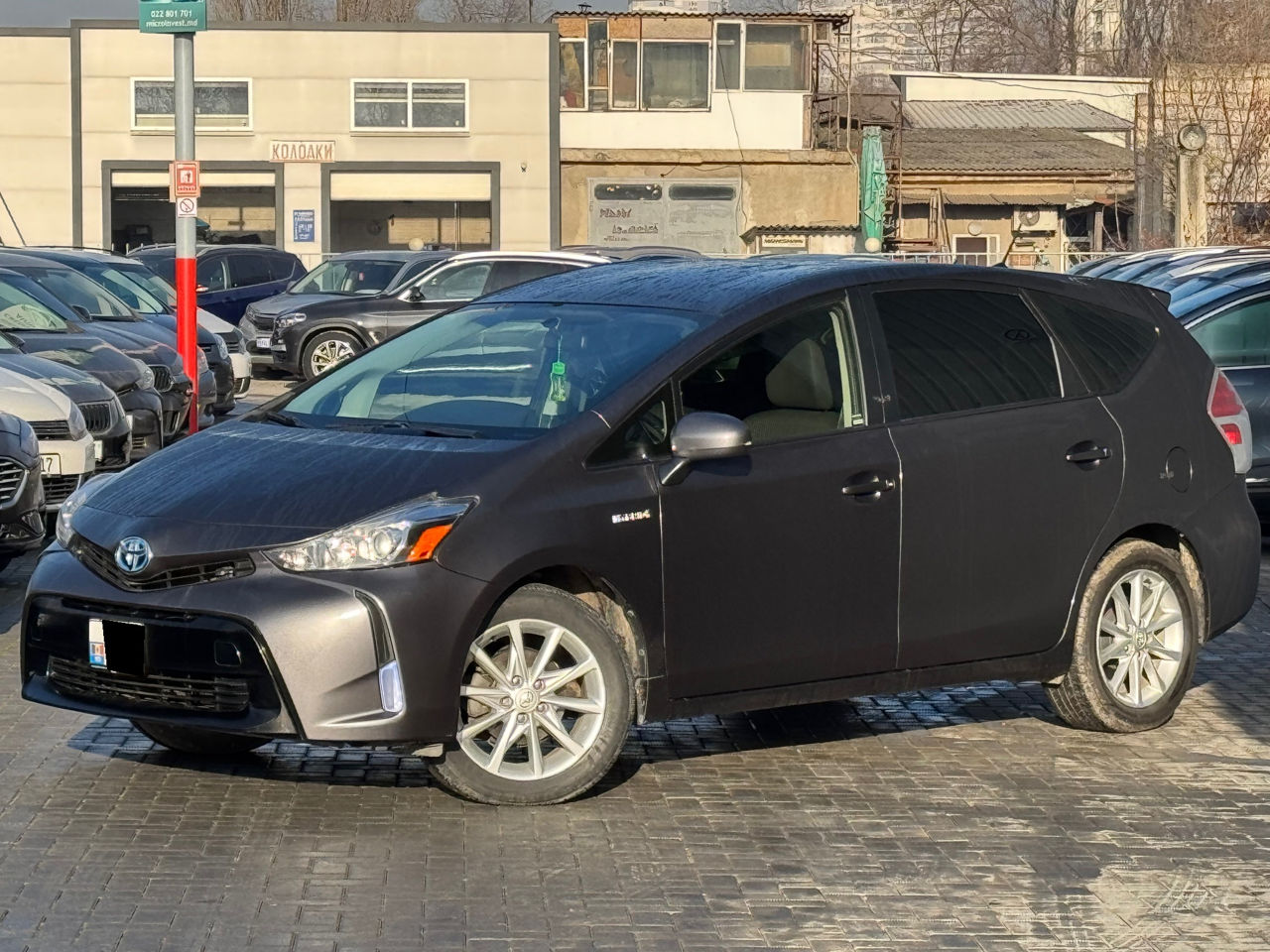 Toyota Prius Plus / V