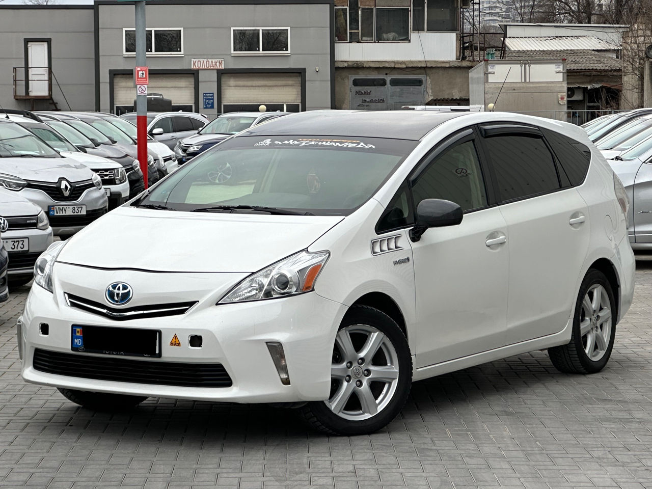 Toyota Prius Plus / V