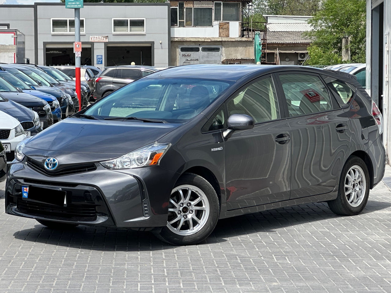 Toyota Prius Plus / V