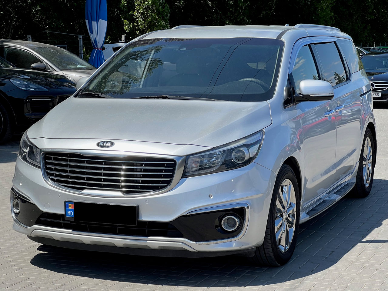 Kia Carnival
