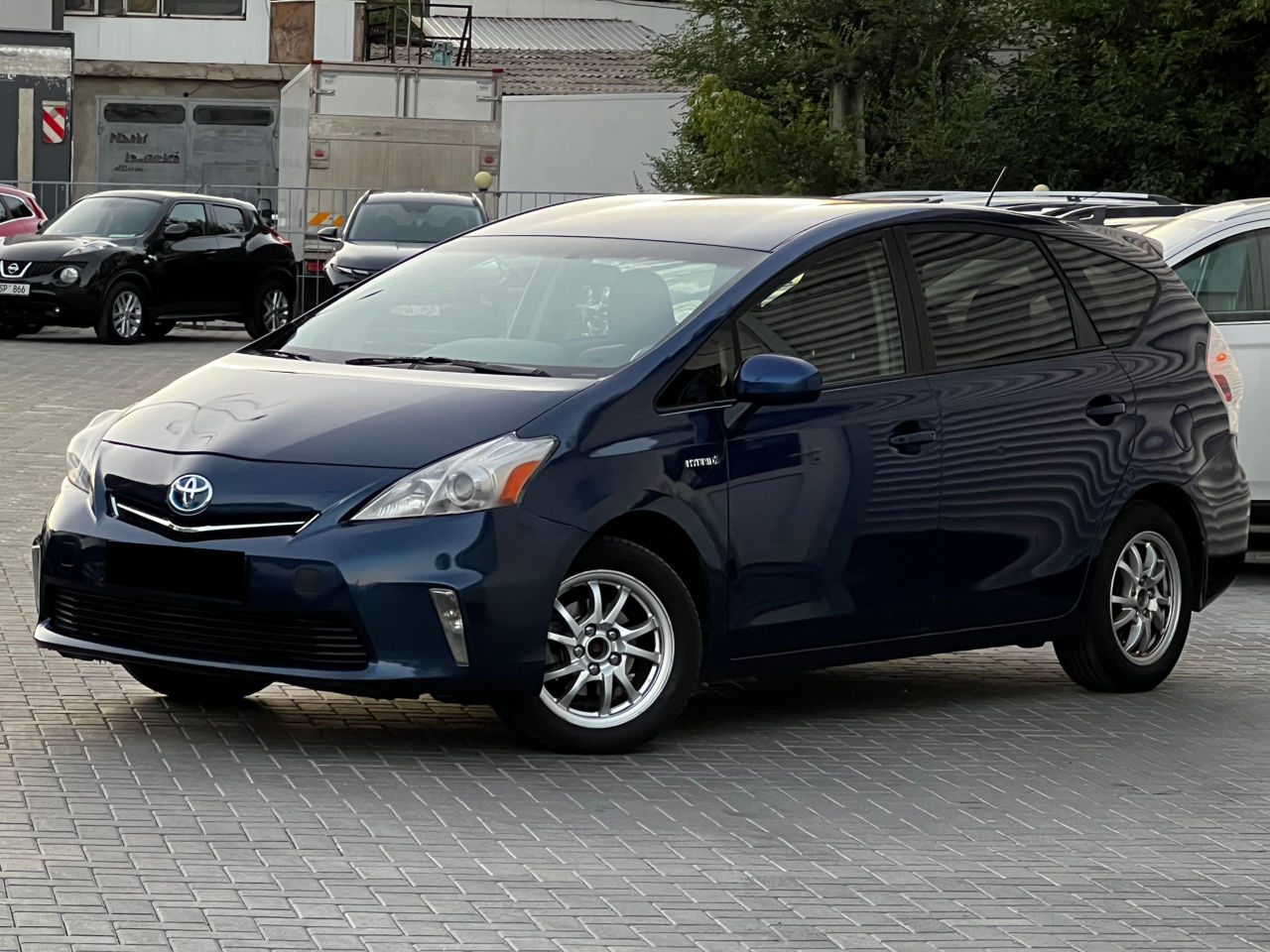 Toyota Prius Plus / V