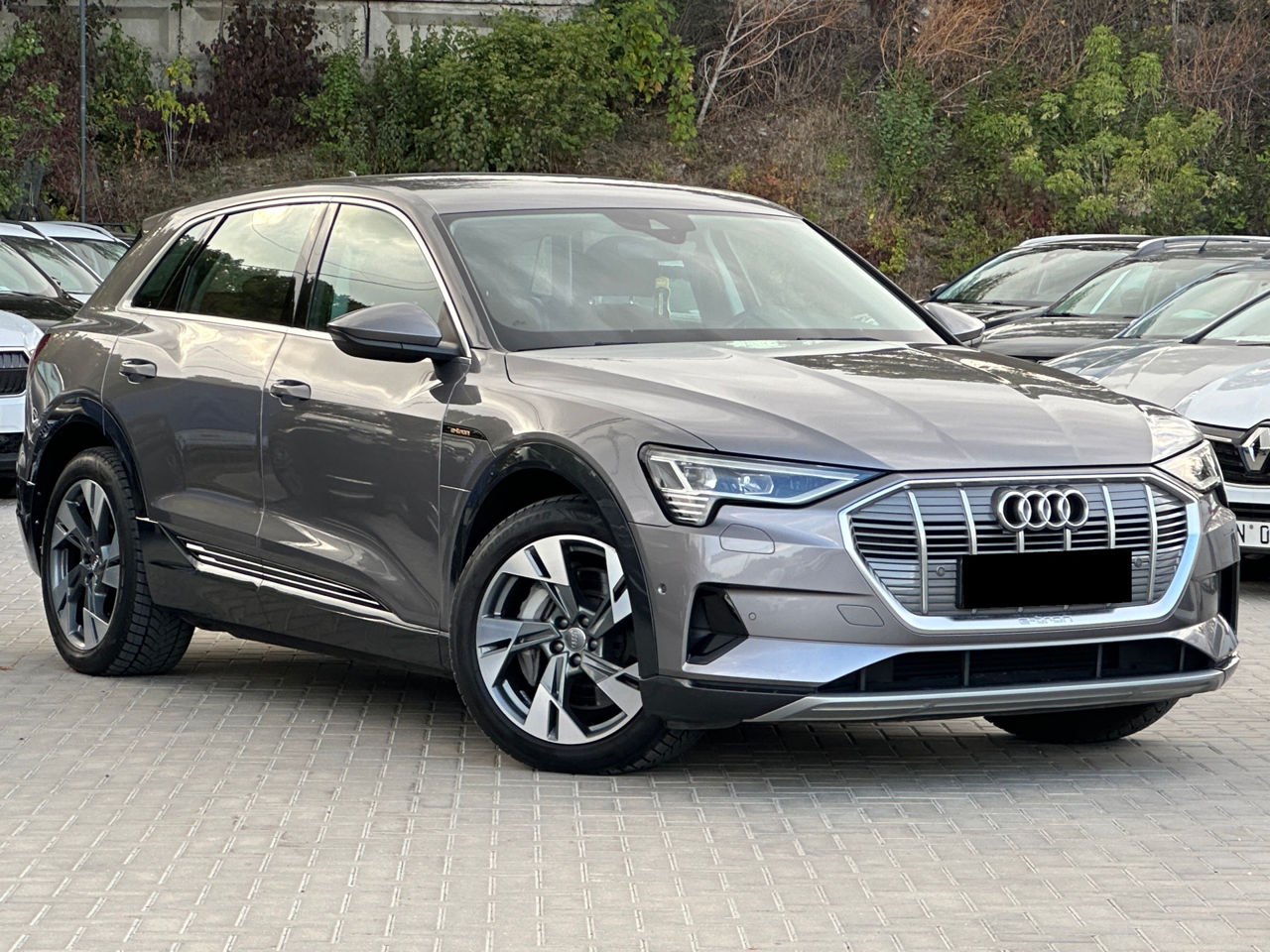 Audi E-tron Audi E-tron