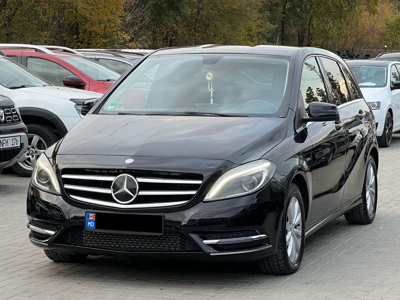 Мерседес Б180